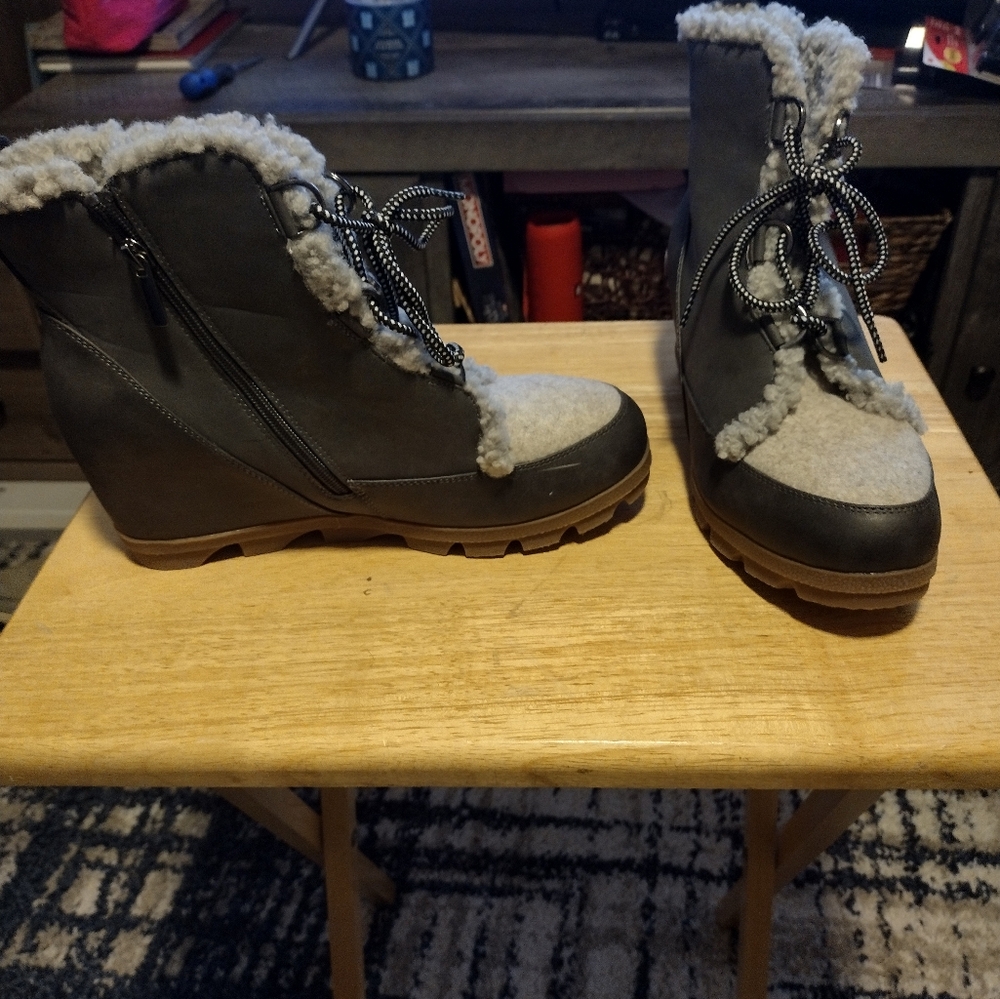 Sherpa lined boots